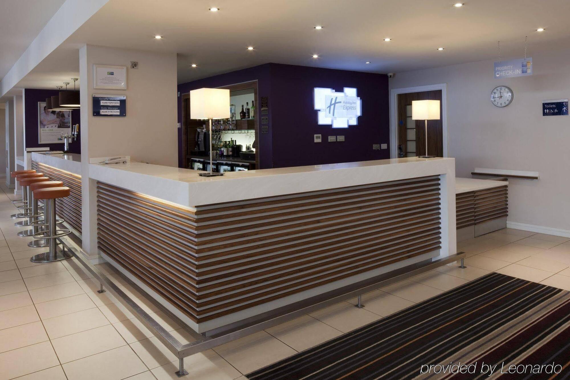 Holiday Inn Express Walsall M6, J10 By Ihg Bagian luar foto