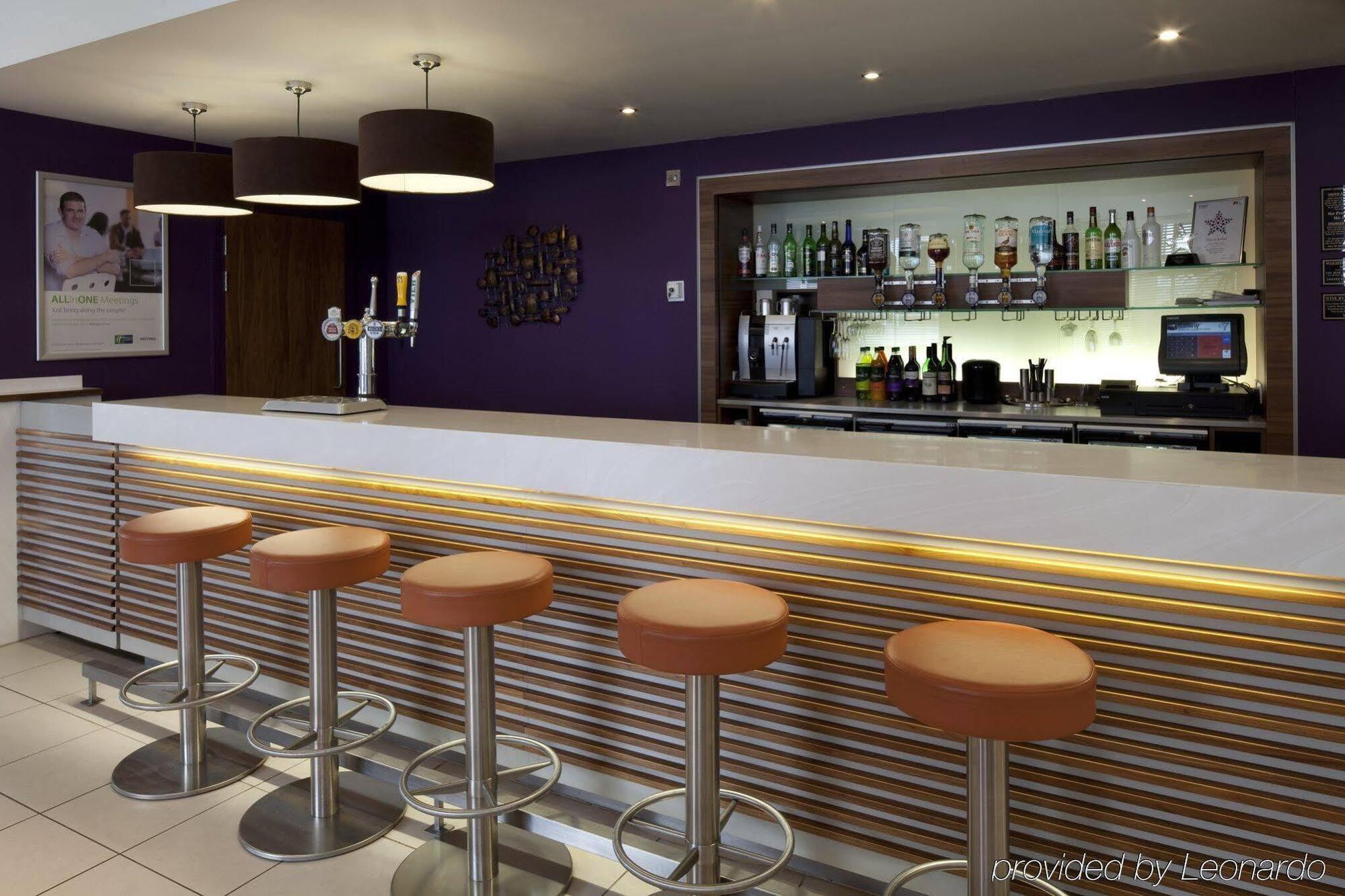 Holiday Inn Express Walsall M6, J10 By Ihg Bagian luar foto